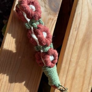 MACRAME FLOWER WRISTLET